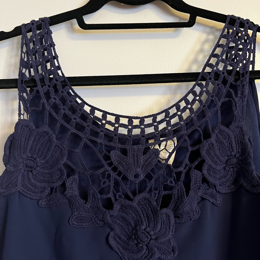 Japna Sleeveless Blouse
Size: Large
Color: Blue - Picture 2 of 9